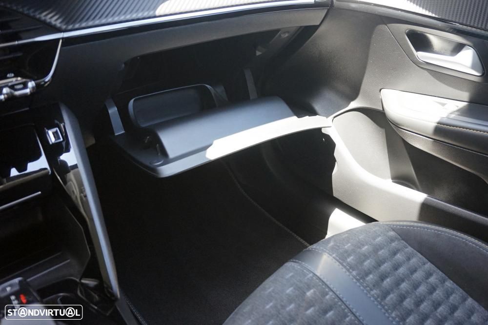 Peugeot 208 PureTech 100 EAT8 Allure - 28