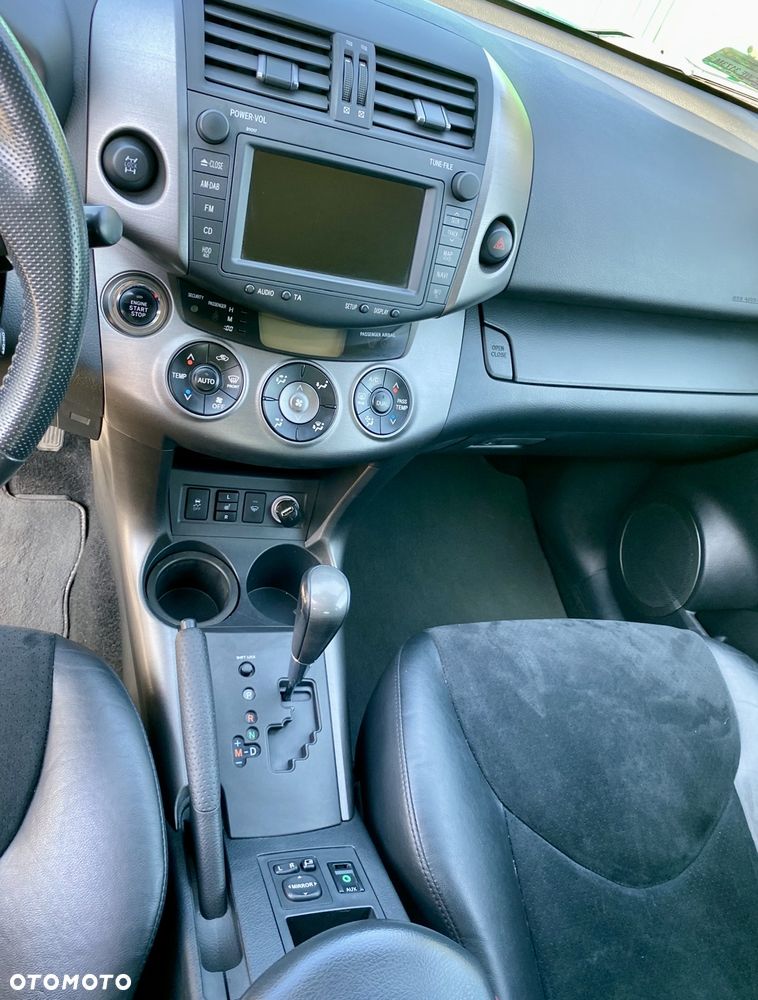 Toyota RAV4 2.0 VVT-i Prestige NAVI MS - 4