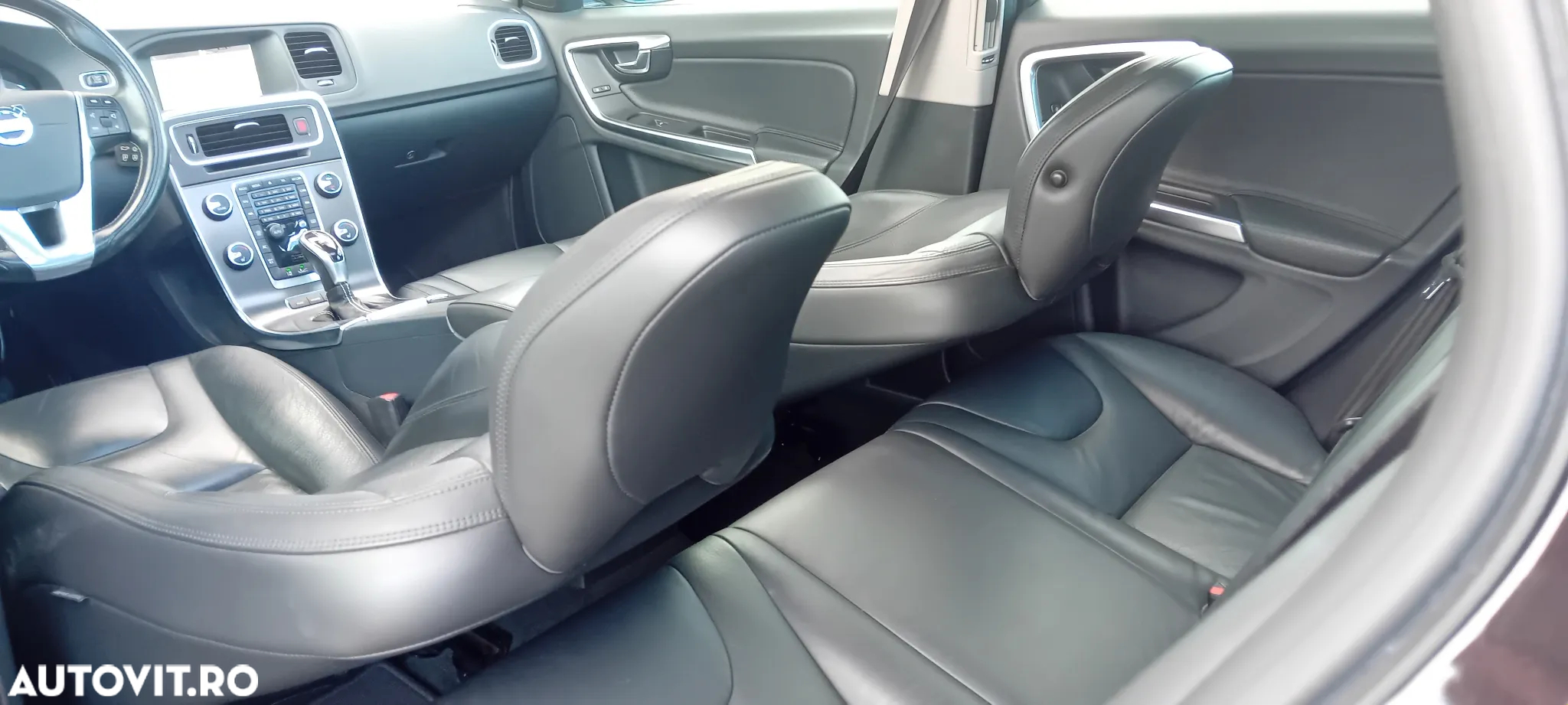 Volvo V60 D6 Plug-In-Hybrid AWD Geartronic Summum - 9