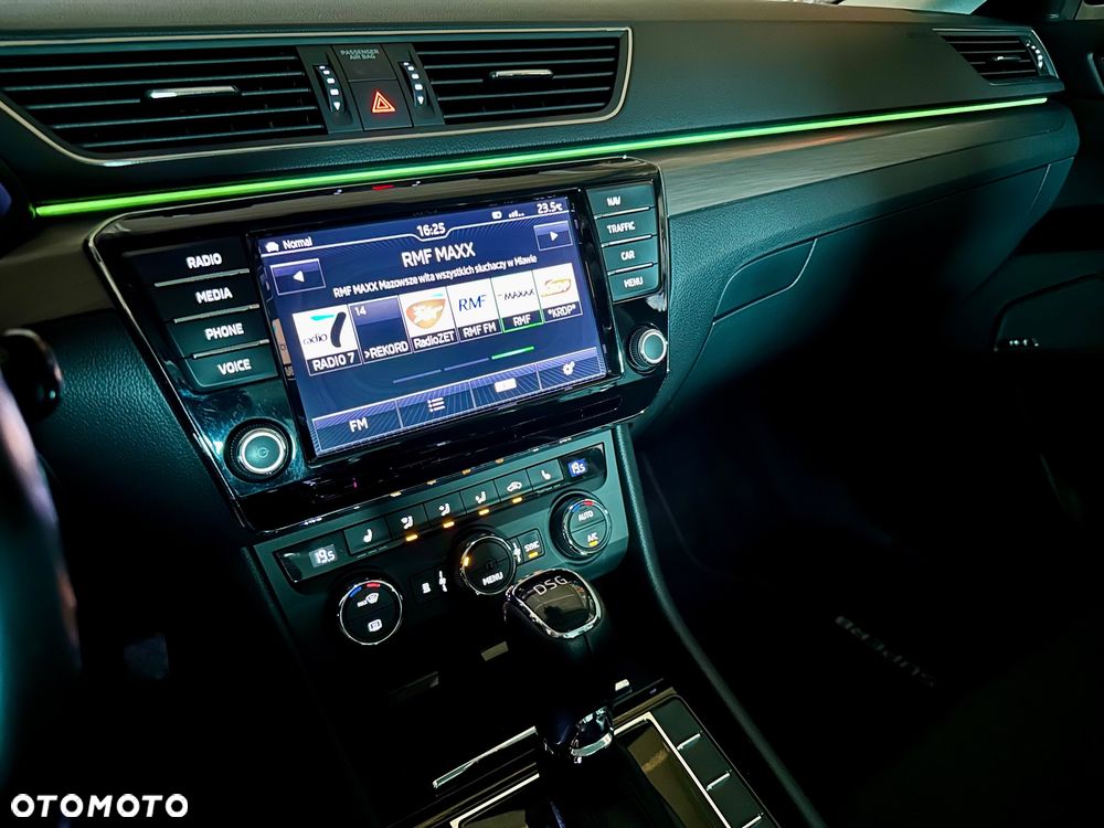 Skoda Superb 2.0 TDI DSG L&K - 24