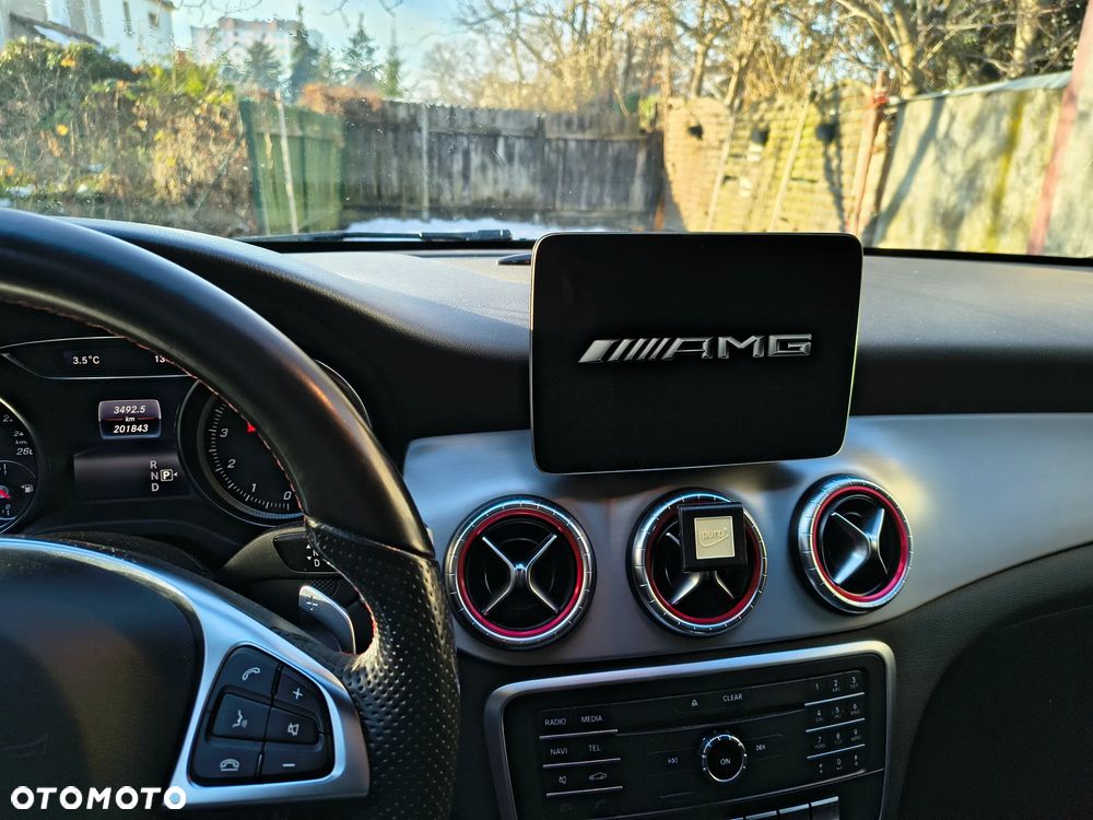 Mercedes-Benz CLA 180 7G-DCT AMG Line - 12