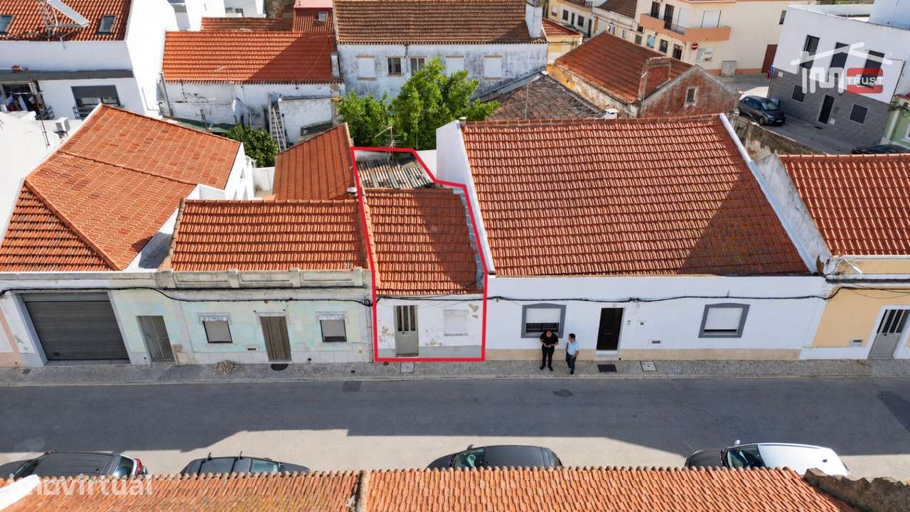 Moradia T2 Centro do Samouco com Quintal - Com Muito Potencial - Grande imagem: 3/34