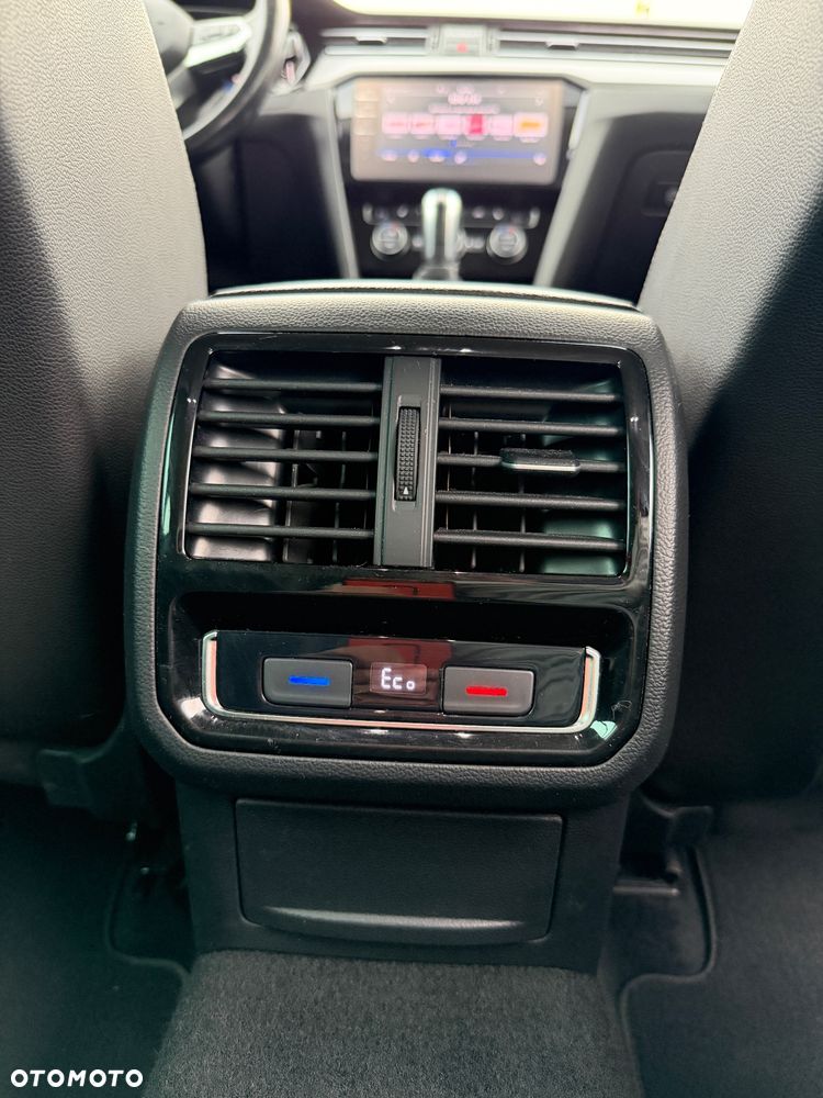 Volkswagen Passat - 23