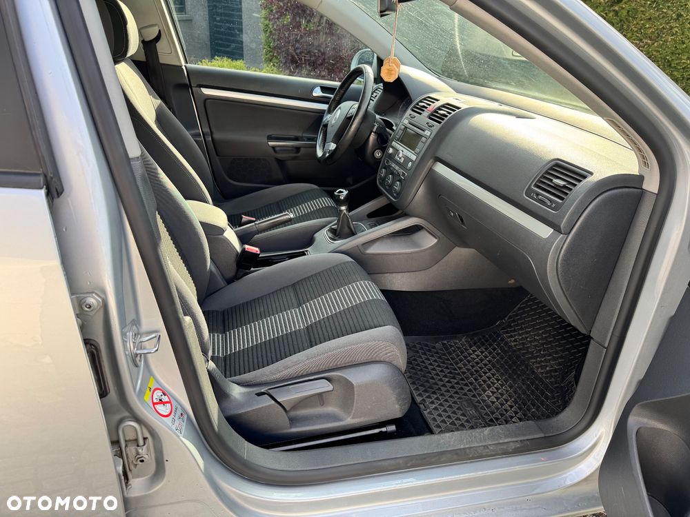 Volkswagen Jetta - 26