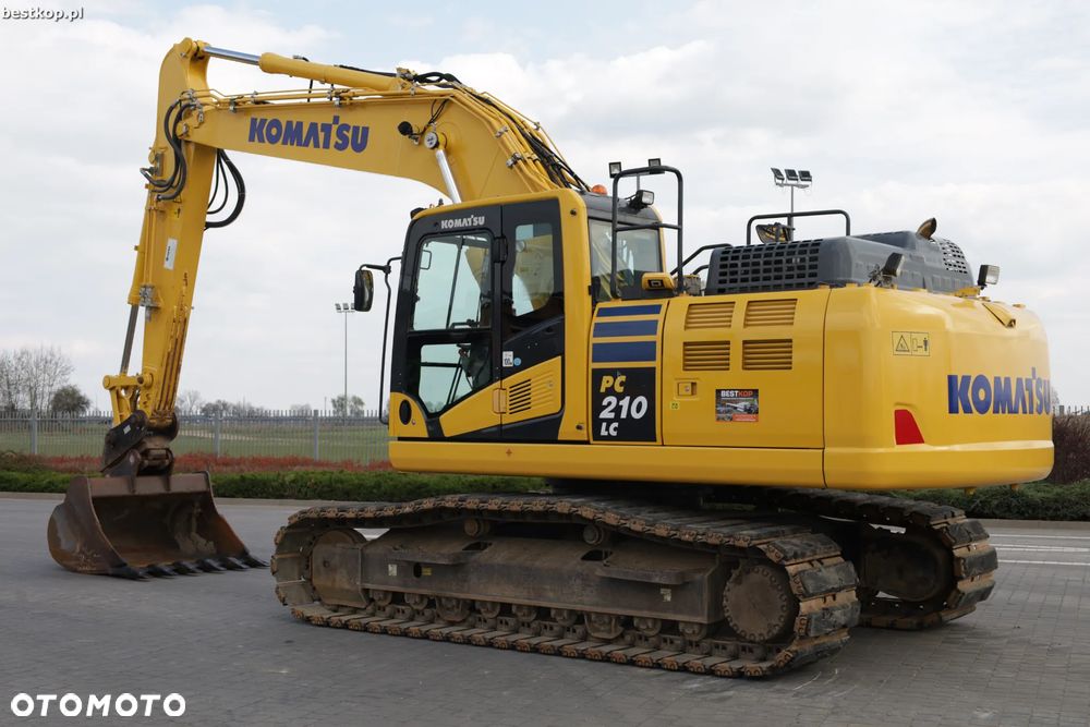 Komatsu PC210LC-11 - 5