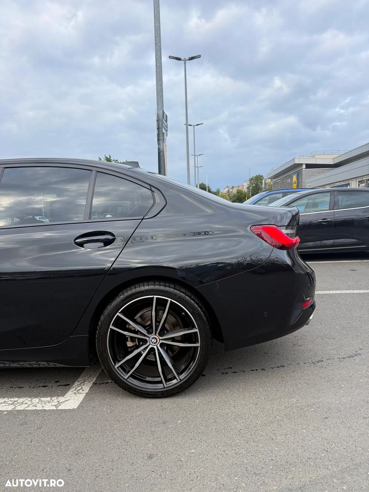 BMW 3 Series 2019 — imagine 28