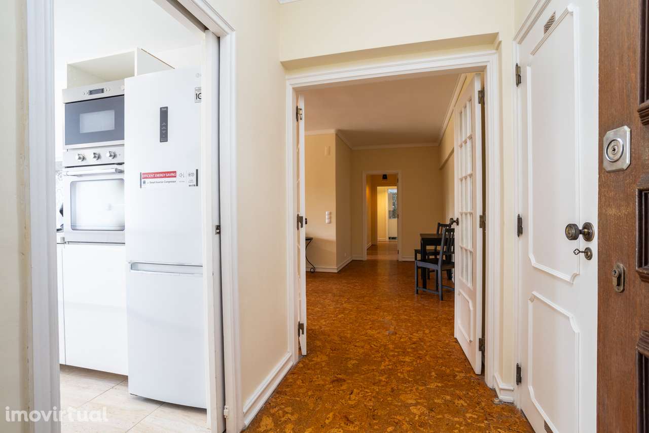 Excelente T3 para arrendamento com parqueamento e arrecadação - Grande imagem: 3/25