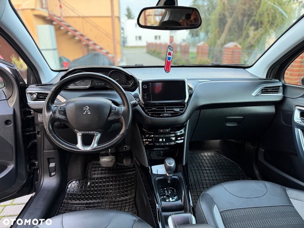 Peugeot 2008 1.2 Pure Tech Allure S&S EAT6 - 4