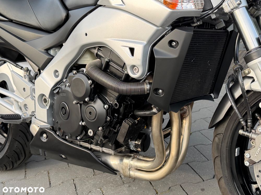 Suzuki GSR - 15
