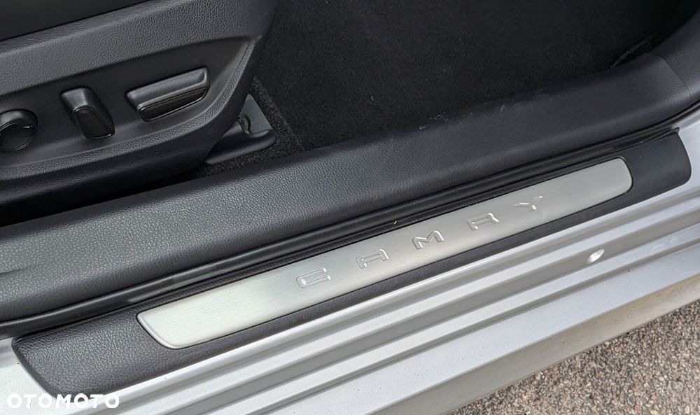Toyota Camry 2.5 Hybrid Comfort CVT - 36