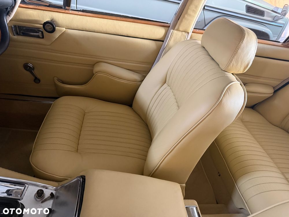 Jaguar XJ - 22