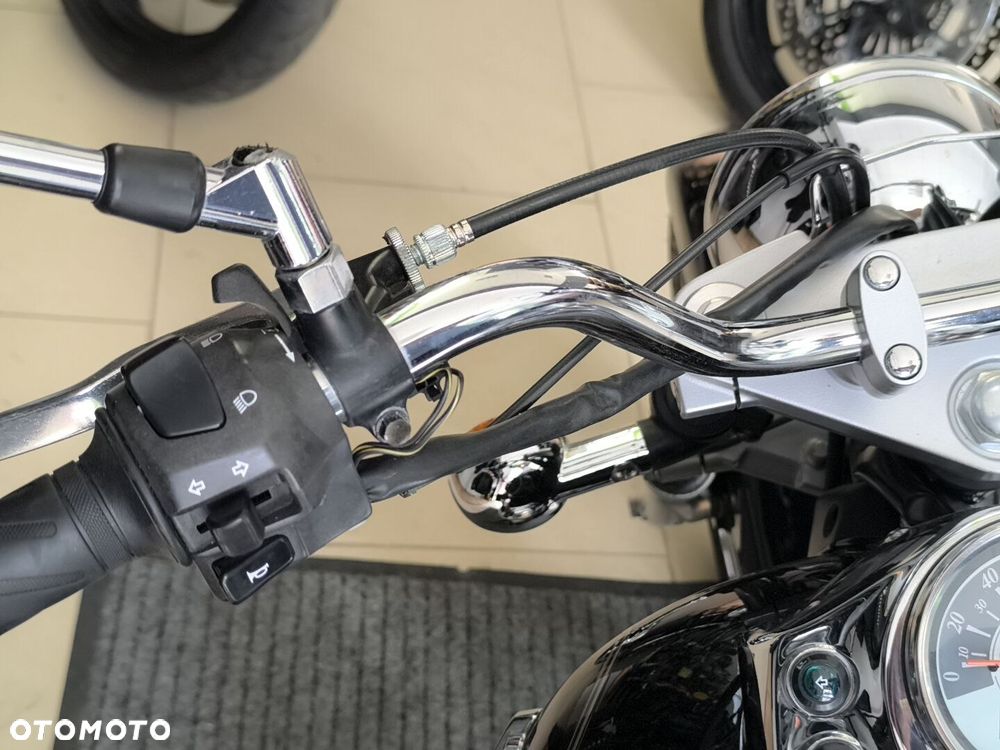 Suzuki Intruder - 15