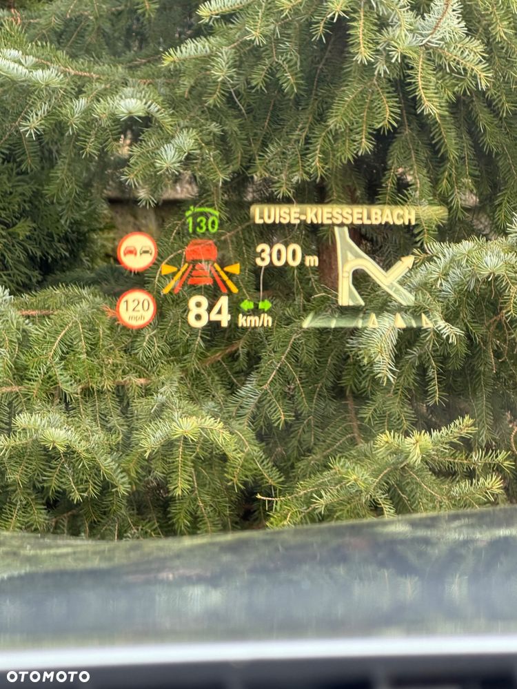 BMW Seria 5 525d xDrive Sport-Aut - 32