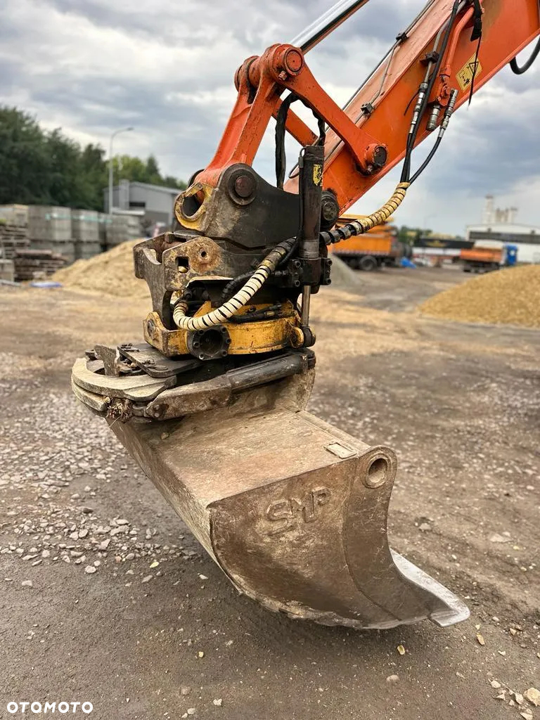 Hitachi ZX140 - 8