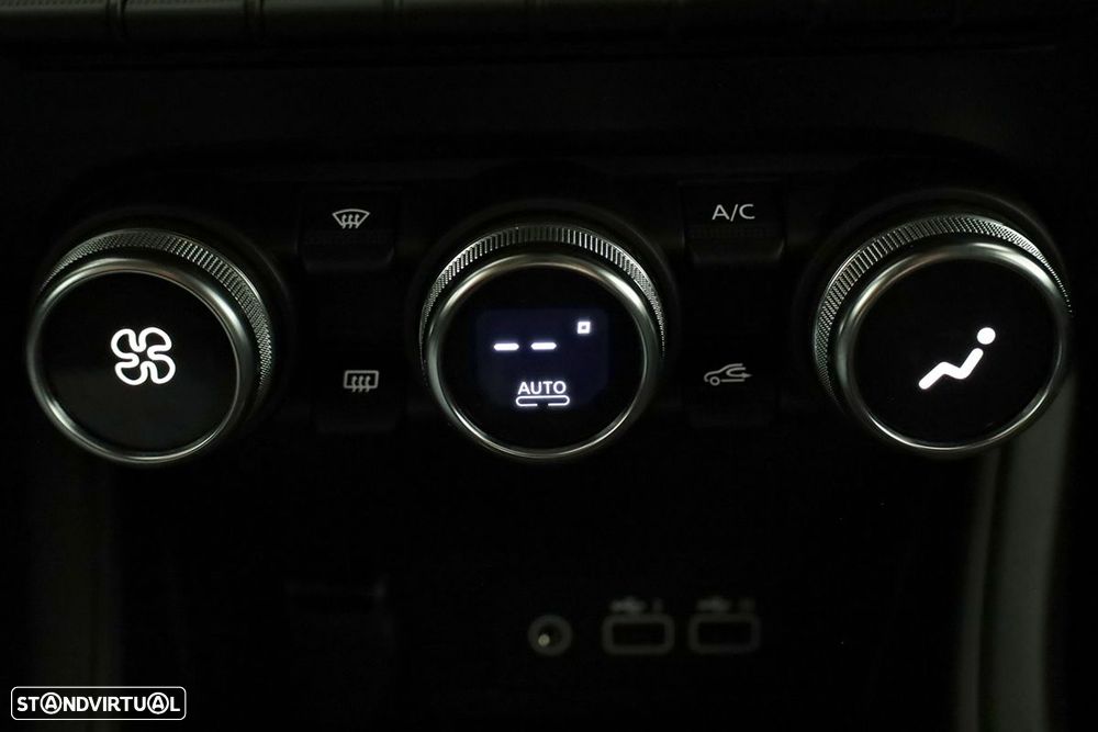 Renault Captur 1.0 TCe Techno Bi-Fuel - 9