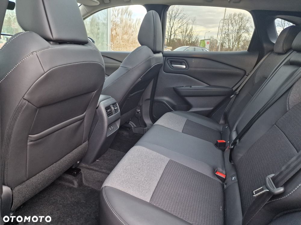 Nissan Qashqai 1.3 DIG-T mHEV N-Connecta Xtronic - 9
