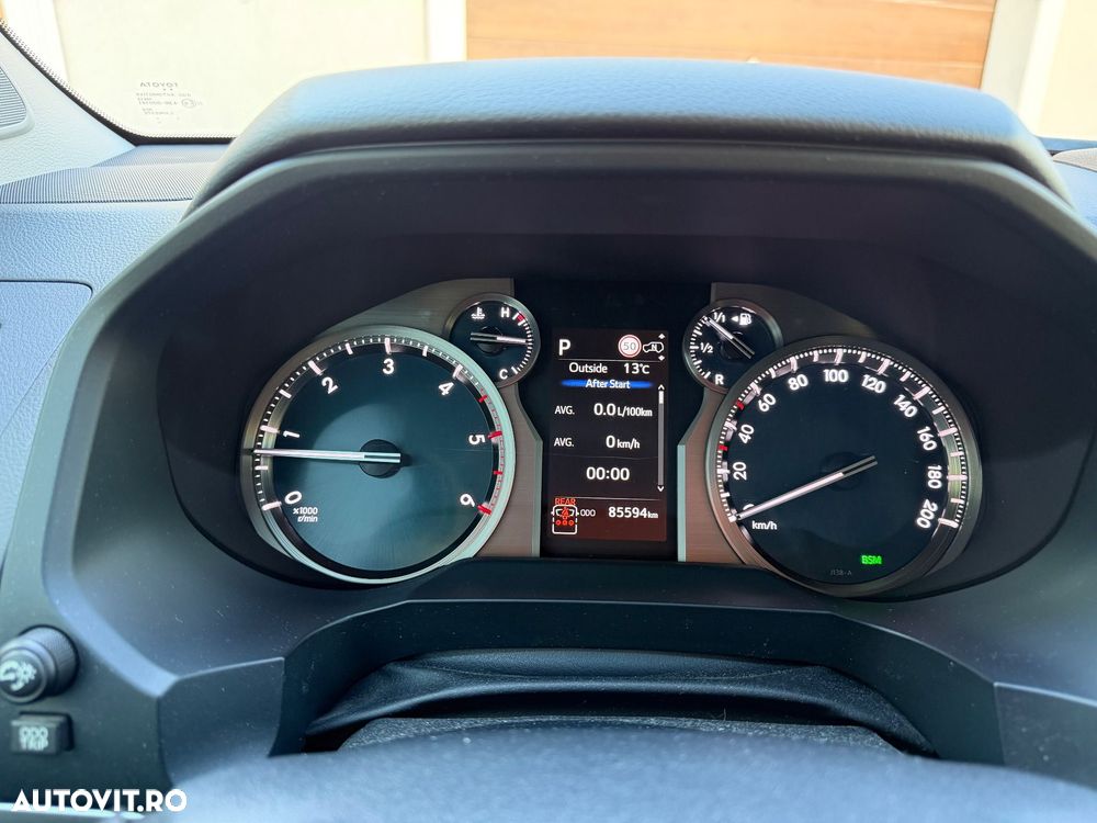 Toyota Land Cruiser - 10