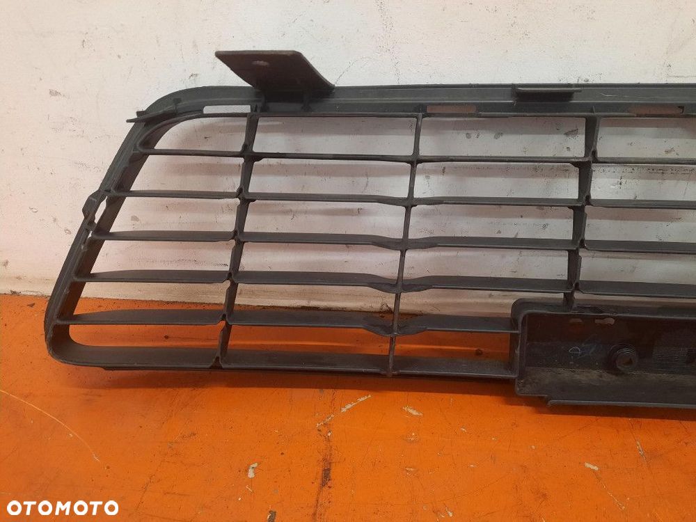 TOYOTA HILUX SR5 16- KRATKA ZDERZAKA ŚRODKOWA PRZÓD 53112-0K130 - 7