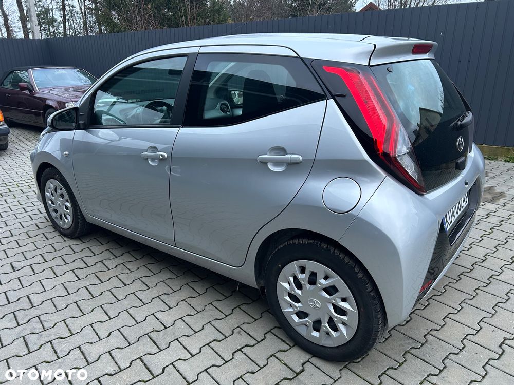 Toyota Aygo x-play - 5