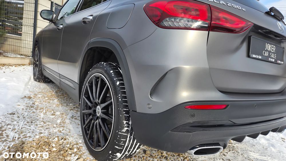 Mercedes-Benz GLA 250e AMG Line - 37