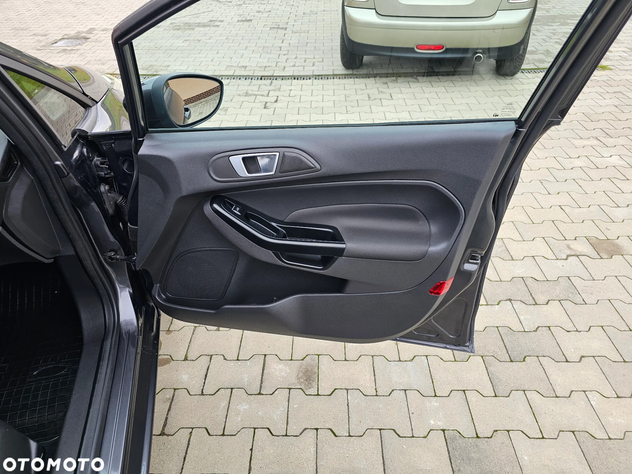 Ford Fiesta 1.0 EcoBoost Powershift Trend - 29