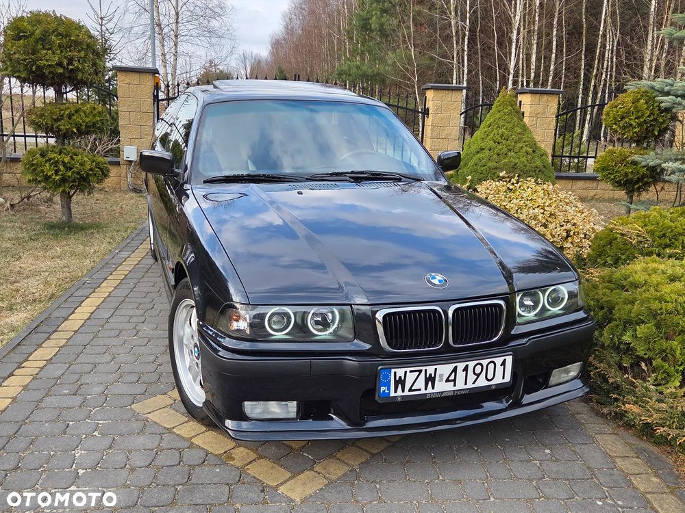 BMW Seria 3 323i - 5