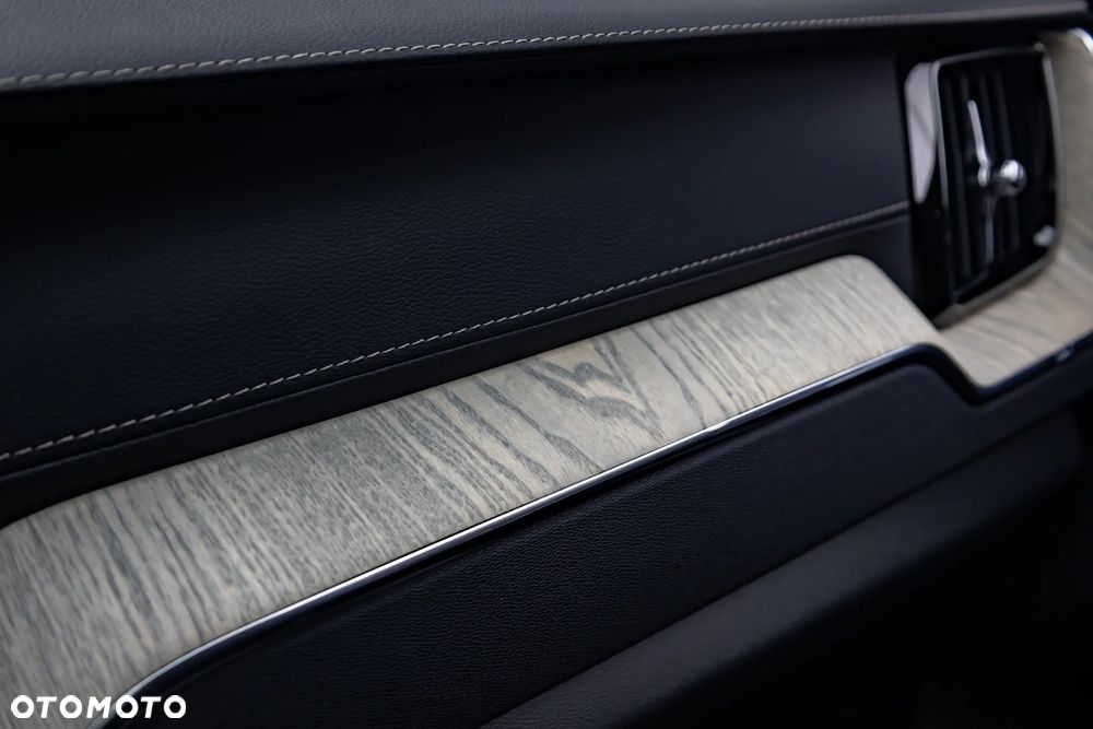 Volvo XC 60 T6 Plug-In Hybrid AWD Plus Bright - 22