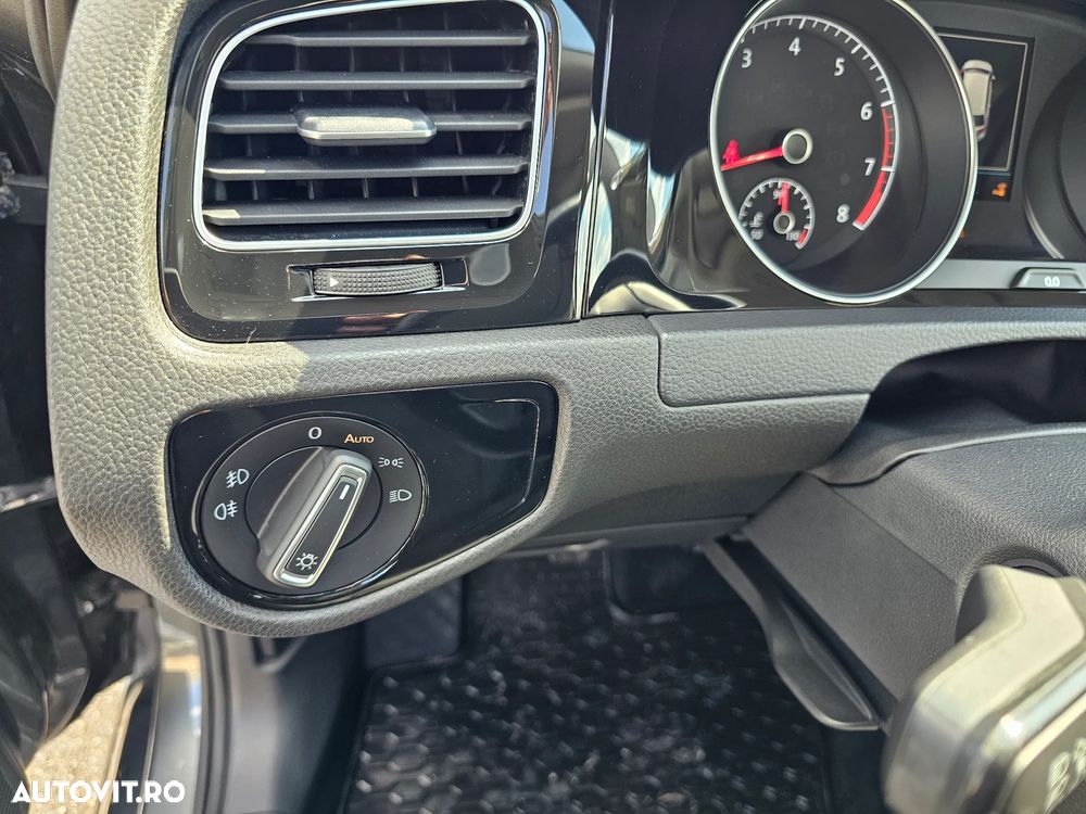 Volkswagen Golf - 22