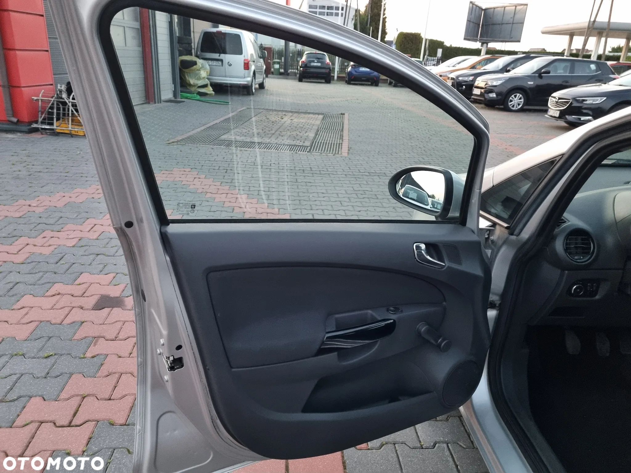 Opel Corsa 1.2 16V Enjoy - 9