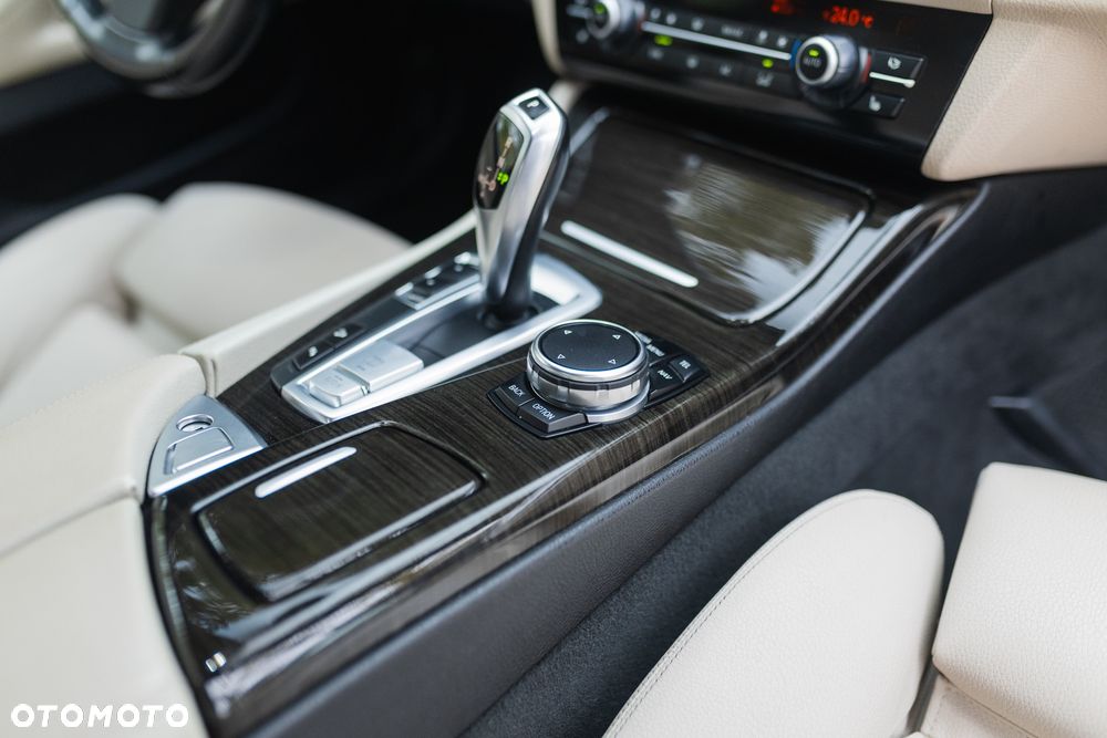 BMW Seria 5 520d xDrive Luxury Line - 21