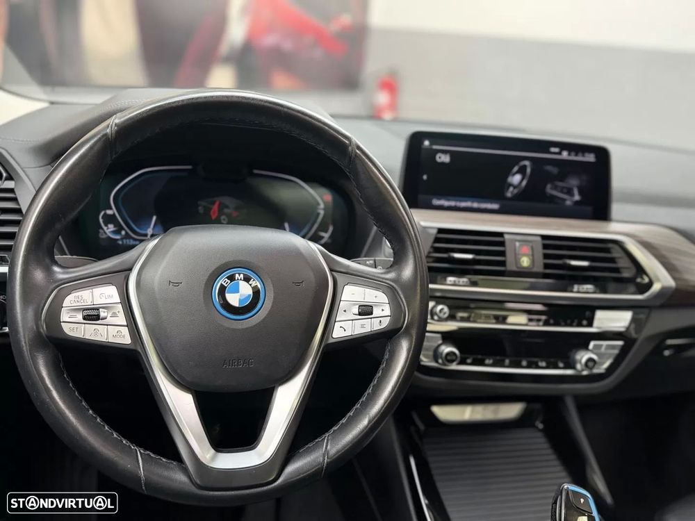 BMW iX3 M Sport Impressive - 16