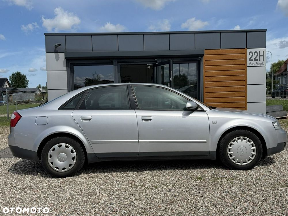 Audi A4 Limousine - 4