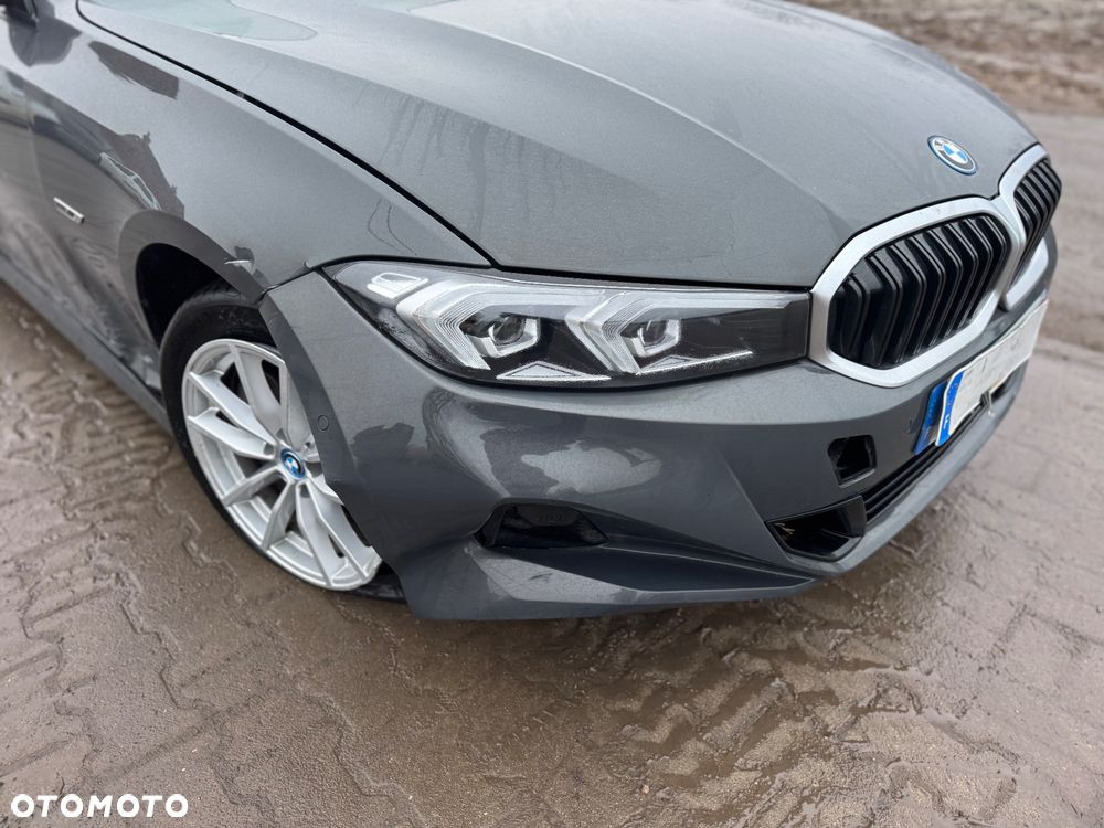 BMW Seria 3 320e PHEV sport - 12