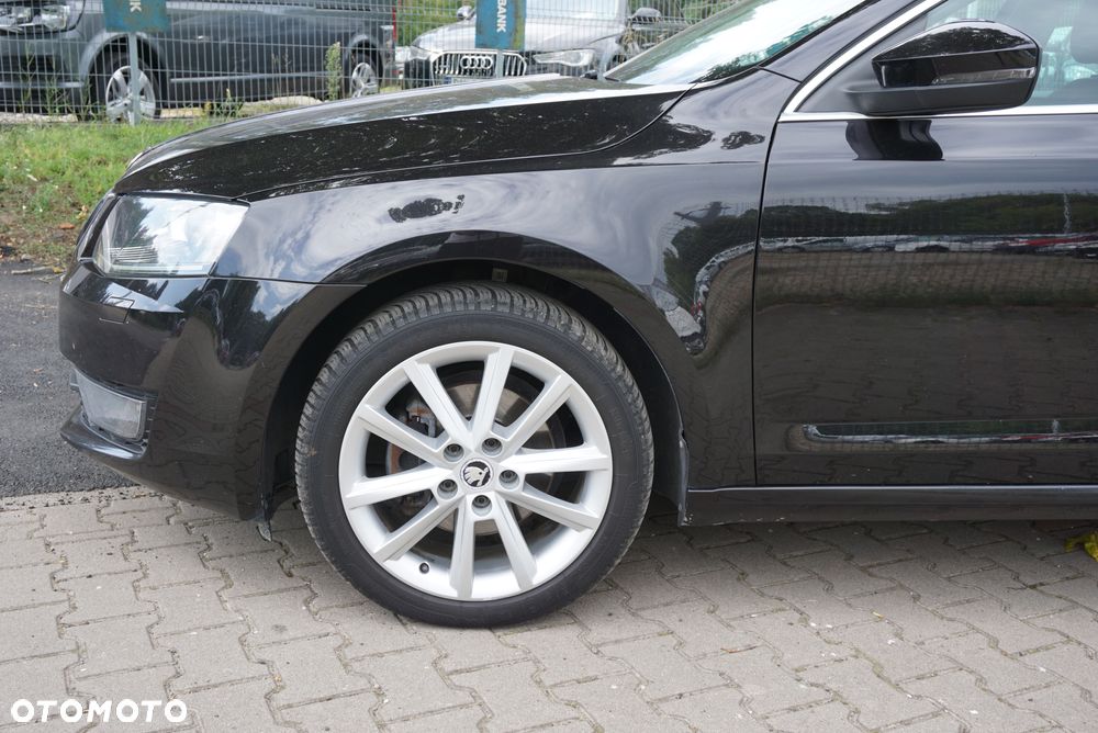 Skoda Octavia Combi 2.0 TDI DSG Premium Edition - 8