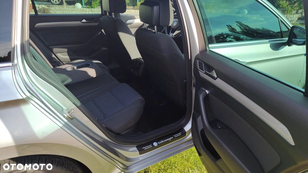 Volkswagen Passat ver-variant-1-4-tsi-plug--in--hybrid-dsg-gte - 28