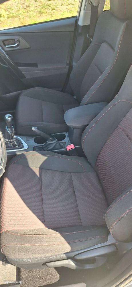 Toyota Auris Touring Sports 1.4 D-4D C.+P.Sport+TSS - 13