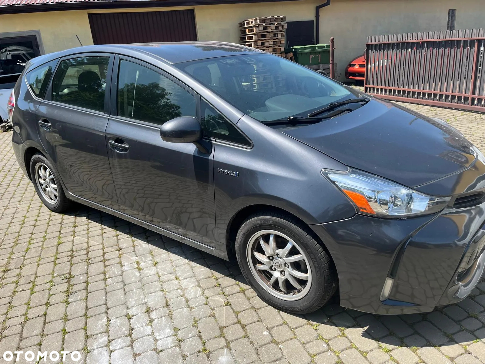 Toyota Prius+ (Hybrid) Executive - 21