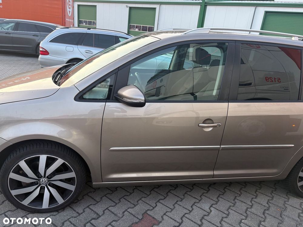 Volkswagen Touran 2.0 TDI DPF DSG Highline - 4