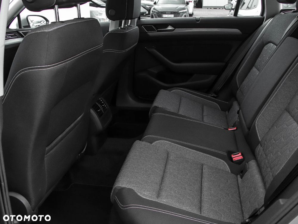 Volkswagen Passat 2.0 TDI Business DSG - 11