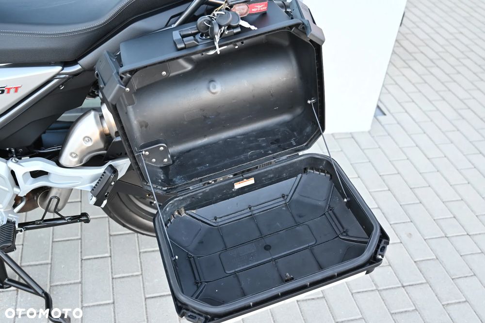Moto Guzzi V85 - 23