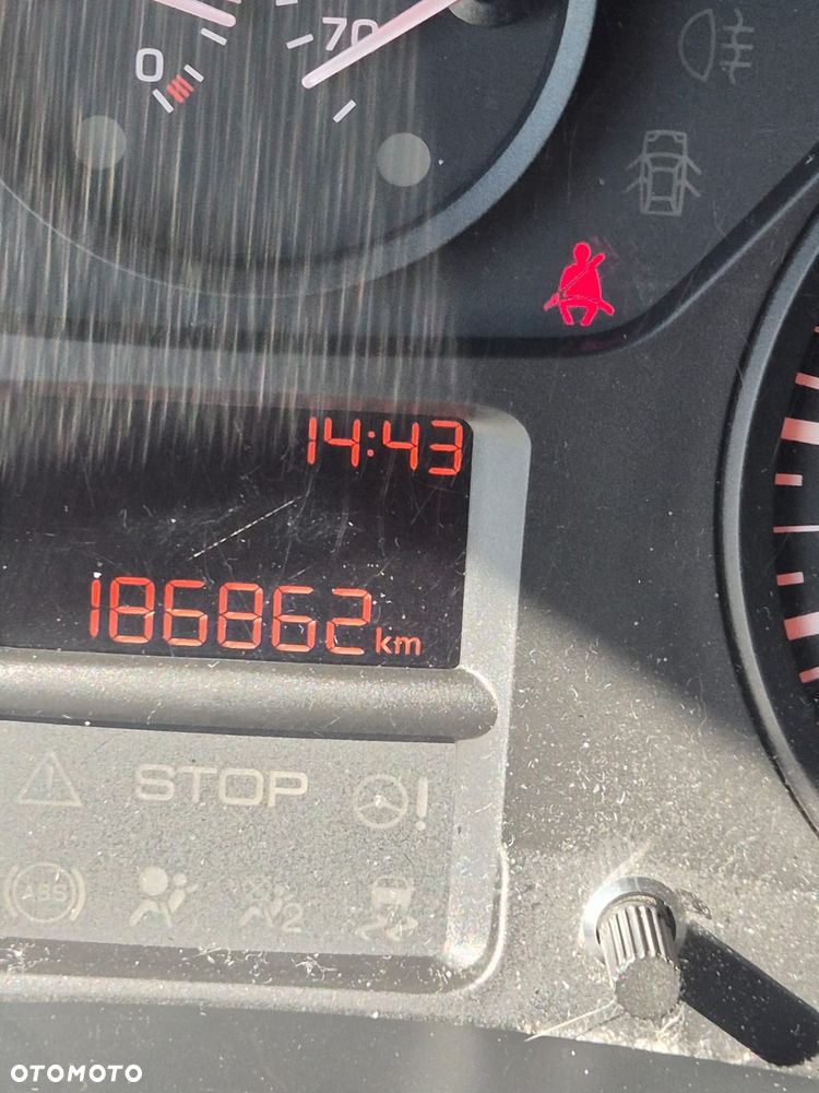 Peugeot Partner - 9