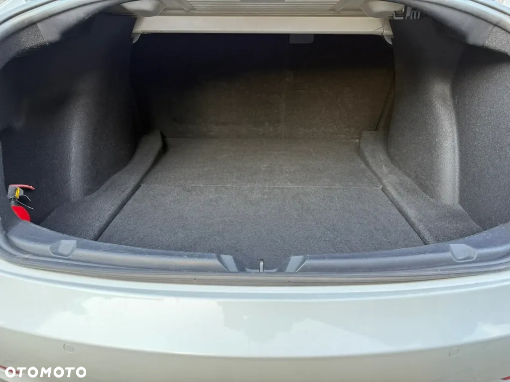 Tesla Model 3 Long Range AWD - 8