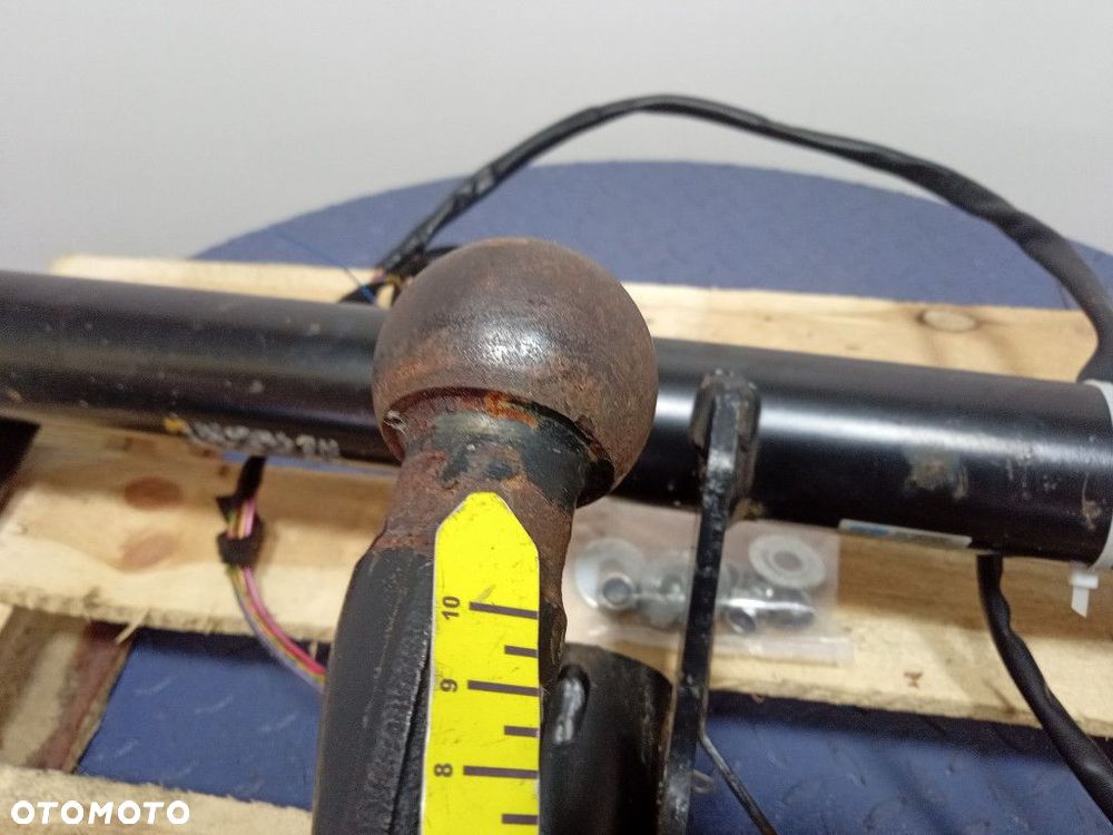 BMW X1 E84 BELKA HAK HOLOWNICZY - 12