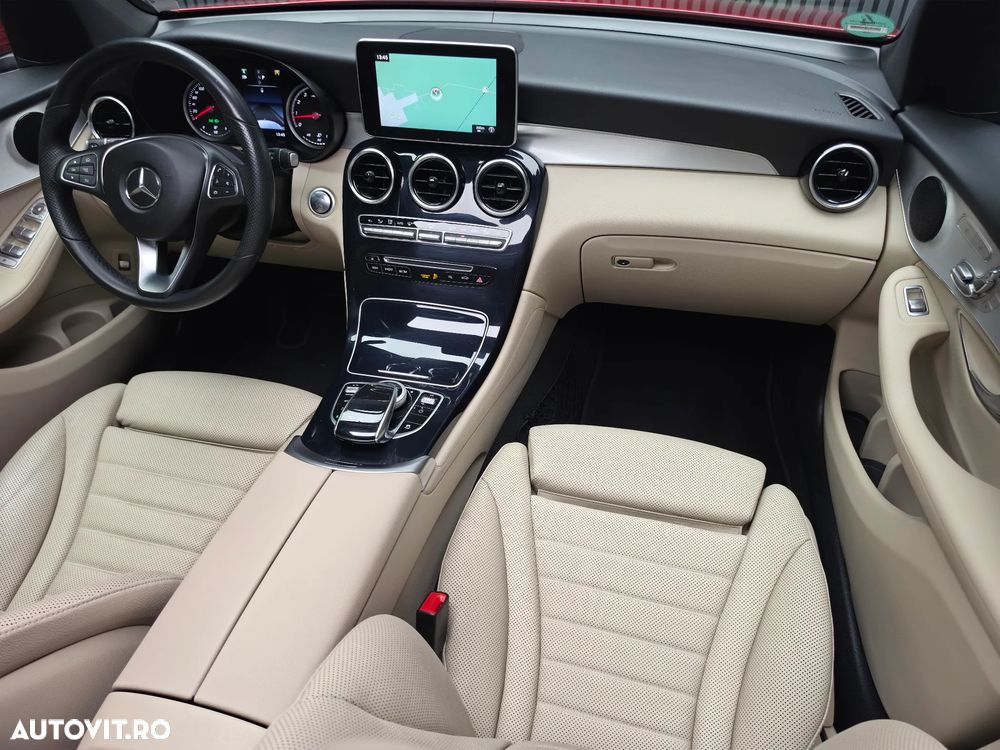 Mercedes-Benz GLC 250 4MATIC 9G-TRONIC AMG Line - 12