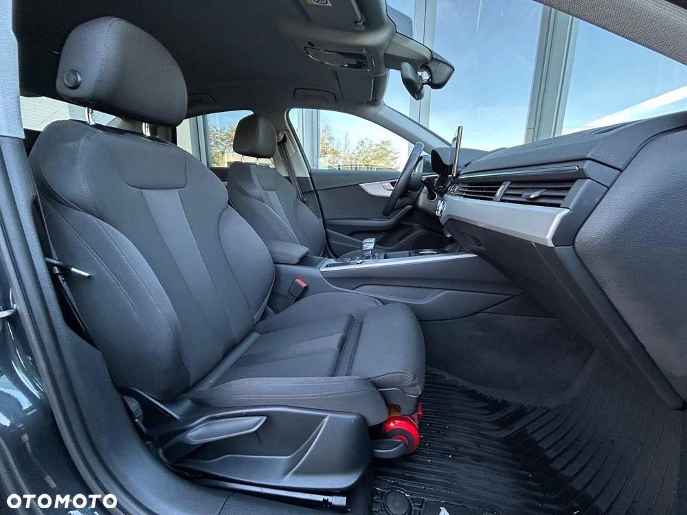 Audi A4 Limousine - 17