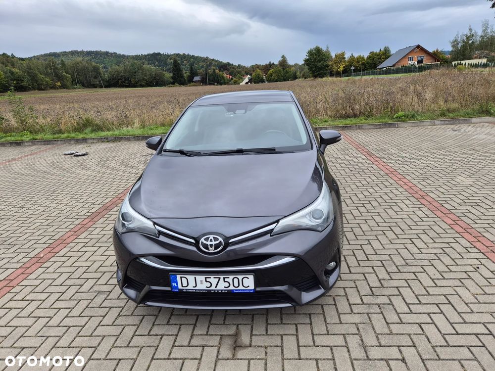 Toyota Avensis 1.8 Premium - 4