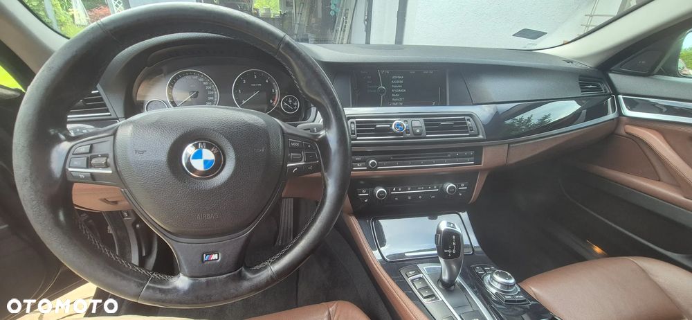 BMW Seria 5 525d - 11