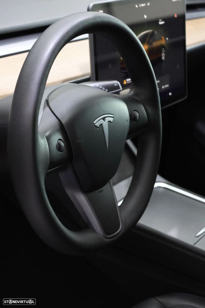 Tesla Model Y Long Range Dual Motor AWD - 17