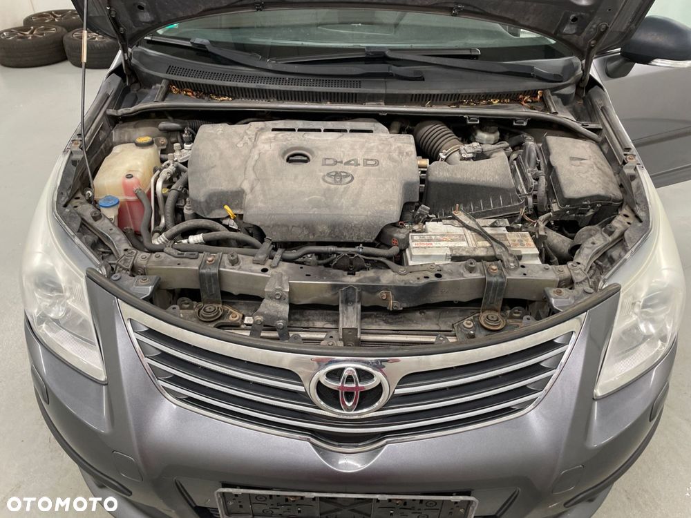Toyota Avensis 2.0 D-4D 2010 - 29