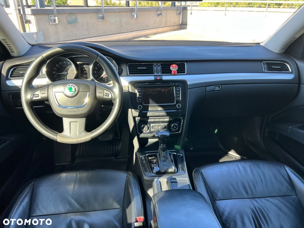 Skoda Superb 2.0 TDI Elegance DSG - 13